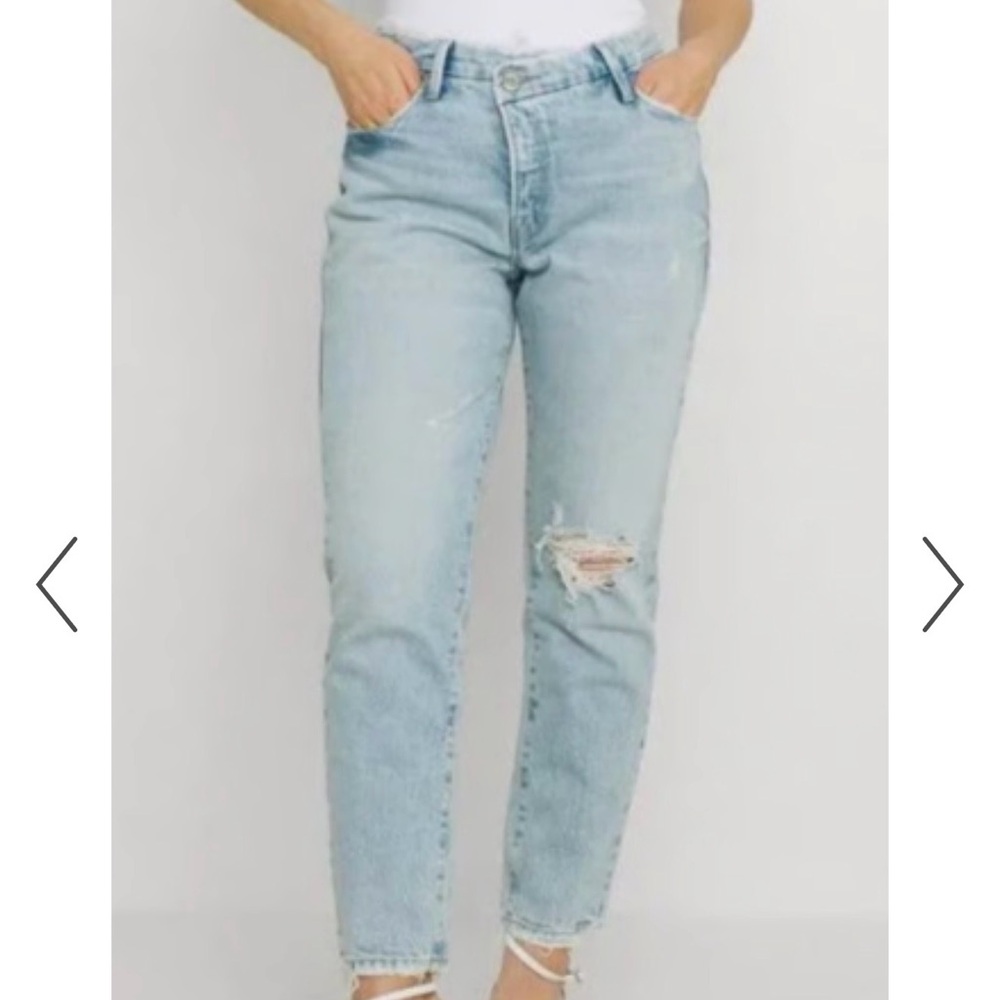 Good American Light Wash Distressed Ankle Jeans